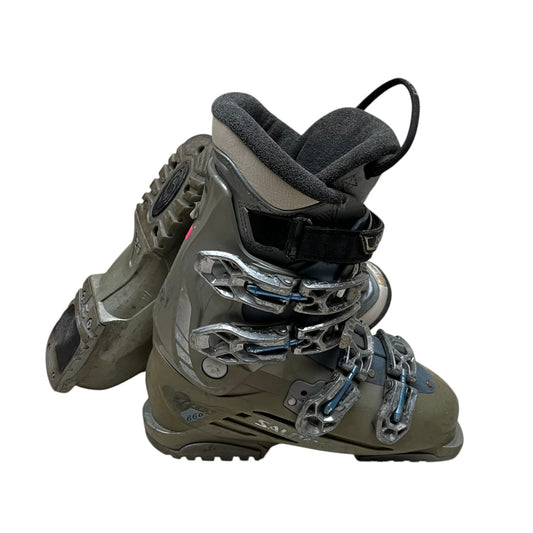 Bota de Ski 25-25,5 cm / EUR 39-40 / Salomon Elios 66, usado y preparado en el Taller SnowDrop de Temuco (foto 1 de 4)